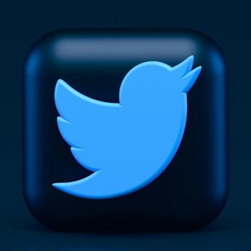 Anúncios Clique para WhatsApp (CTWA) 2026 - smartphone exibindo apps de mensagens e redes sociais