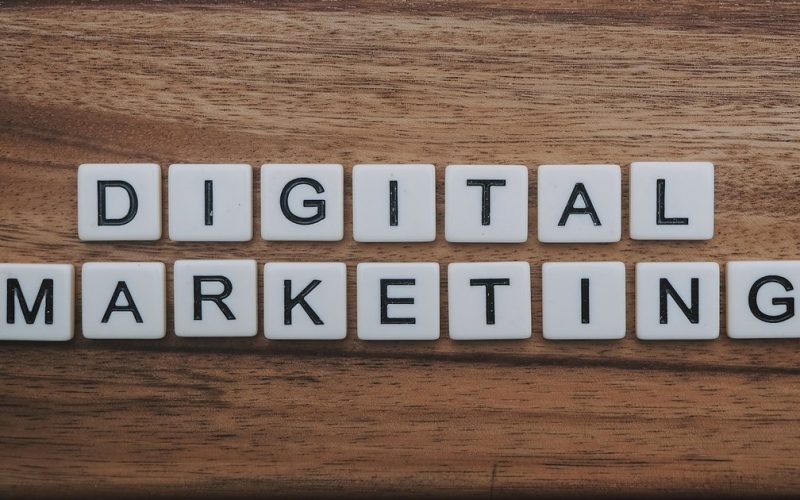 Segmentação de Clientes no WhatsApp Business: Guia Completo para Personalizar Mensagens em Escala e Vender Mais em 2026